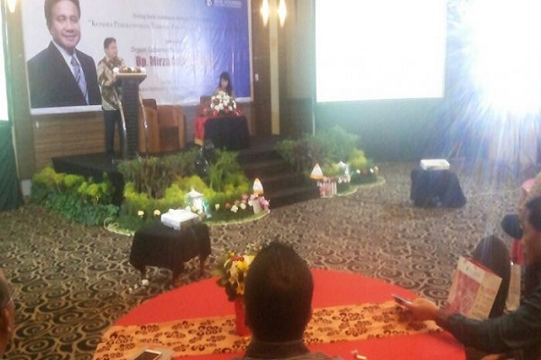 Mirza Sarankan Pariwisata Dikembangkan, Deputi Gubernur Senior BI Mengajar di Unri