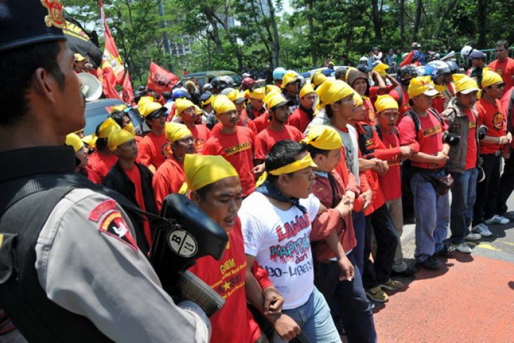 Penyalainews.com |  Ilustrasi Demo Buruh | Sumber Gambar : Antaranews.com