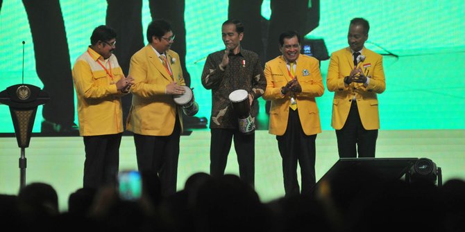 Ketika Airlangga sampaikan salam dari Jokowi untuk kader Golkar