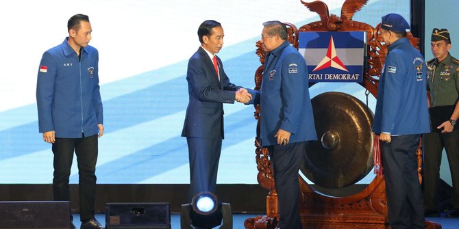 Pengamat Politik Jerry Massie : Dukung Jokowi, SBY bisa Tiadakan Poros Ketiga Sumber Gambar : Merdeka.com