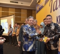 Kanwil DJP Riau Berikan Penghargaan Kepada Bank Riau Kepri Sebagai WP Kontributor Besar