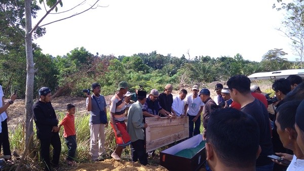 Jenazah Napi Teroris yang Tewas Bentrok dengan Brimob Dimakamkan di TPU Pandau Sumber Gambar : Jawa Pos