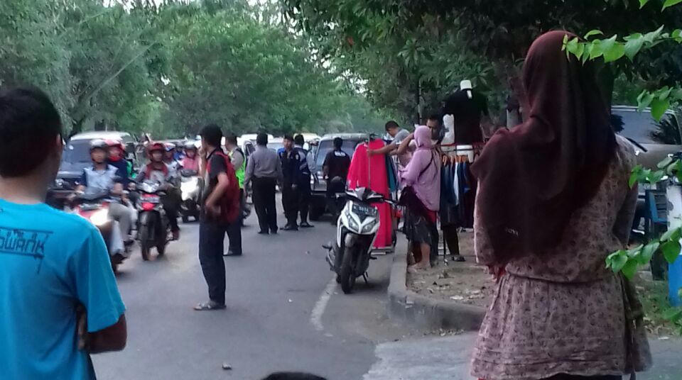 Kepanikan Pedagang Musiman Yang Berada Di Sidoarjo