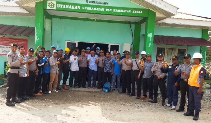 Gelar Audiensi PK KNPI Kuala Kampar disambut baik PT. SPA di Distrik Officenya Foto Bersama Manajemen PT. SATRIA PERKASA AGUNG, Polisi Sektor Kuala Kampar, dan Pengurus Kecamatan KNPI Kuala Kampar