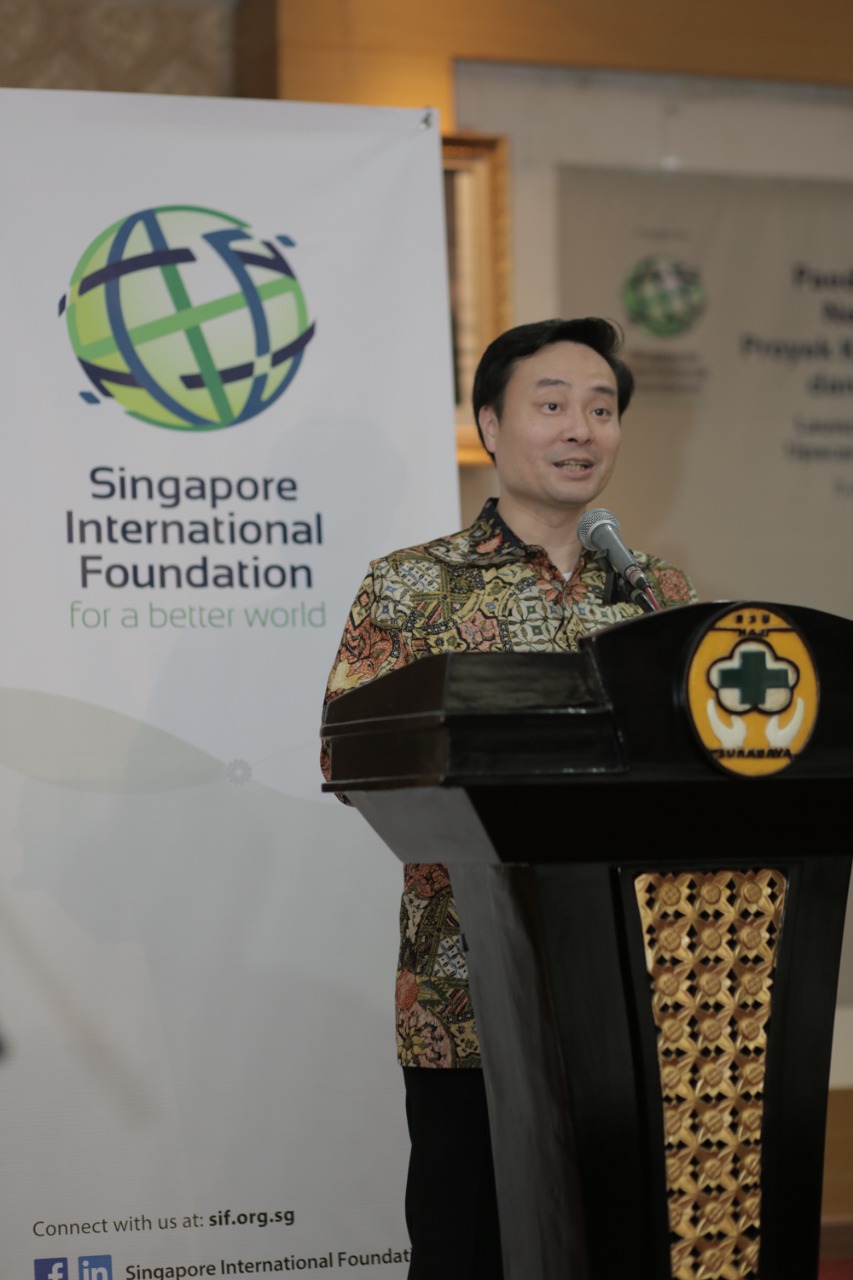 RSU Haji, SIF, Dan SingHealth Beri Perawatan Yang Komprehensif Bapak Shee Tse Koon, Governor SIF, menyampaikan kata sambutan pada peluncuran peluncuran program Paediatric Emergency & Neonatal Care Project