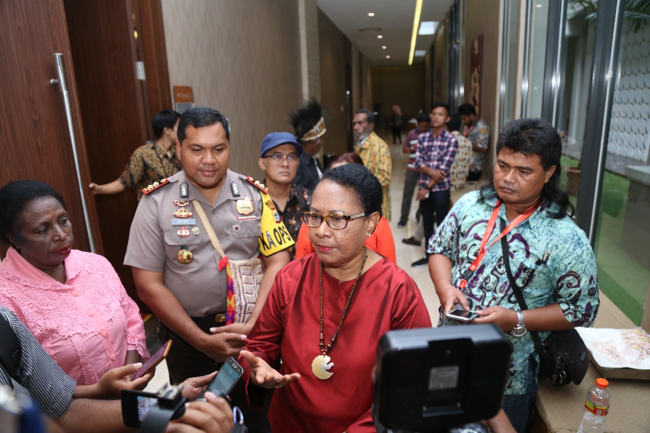 Yohana Yembise Berencana Bentuk Komunitas Anti Perdagangan Orang