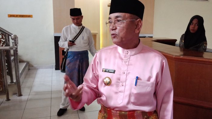 Bupati Pelalawan H.M Harris 