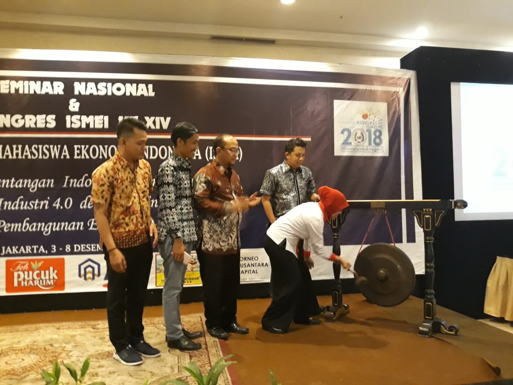 Raja Kusuma Negara Kalimantan Barat Resmikan Pembukaan Kongres ISMEI Ke-XIV Saat kongres ISMEI ke-XIV resmi dibuka di Jakarta