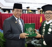 Bupati Inhil Bahas Program Kampung Qur'an di Acara Wisuda Universitas Islam Negeri Sultan Syarif Kasim Riau