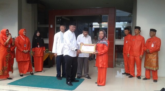 Bupati Suyatno Pimpin Apel Pagi di RSUD dr Pratomo