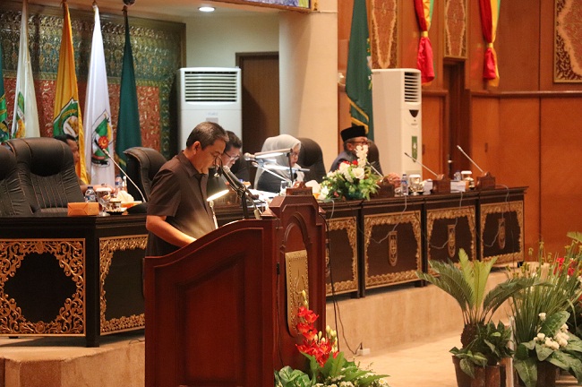 Pemprov Riau Sampaikan Jawaban Terhadap Pandangan Umum Fraksi Atas LKPj Kepala Daerah Provinsi Riau Tahun 2018 dan LKPj AMJ Kepala Daerah Provinsi Riau Tahun 2014-2019