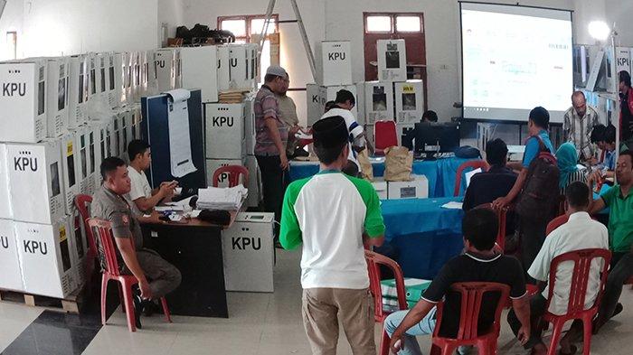 11 Kecamatan di Pelalawan Tuntas Gelar Rekapitulasi Suara, Hanya Pangkalan Kerinci yang belum selesai Sumber Gambar : Dok Istimewa Tribun Pekanbaru/Johanes Tanjung