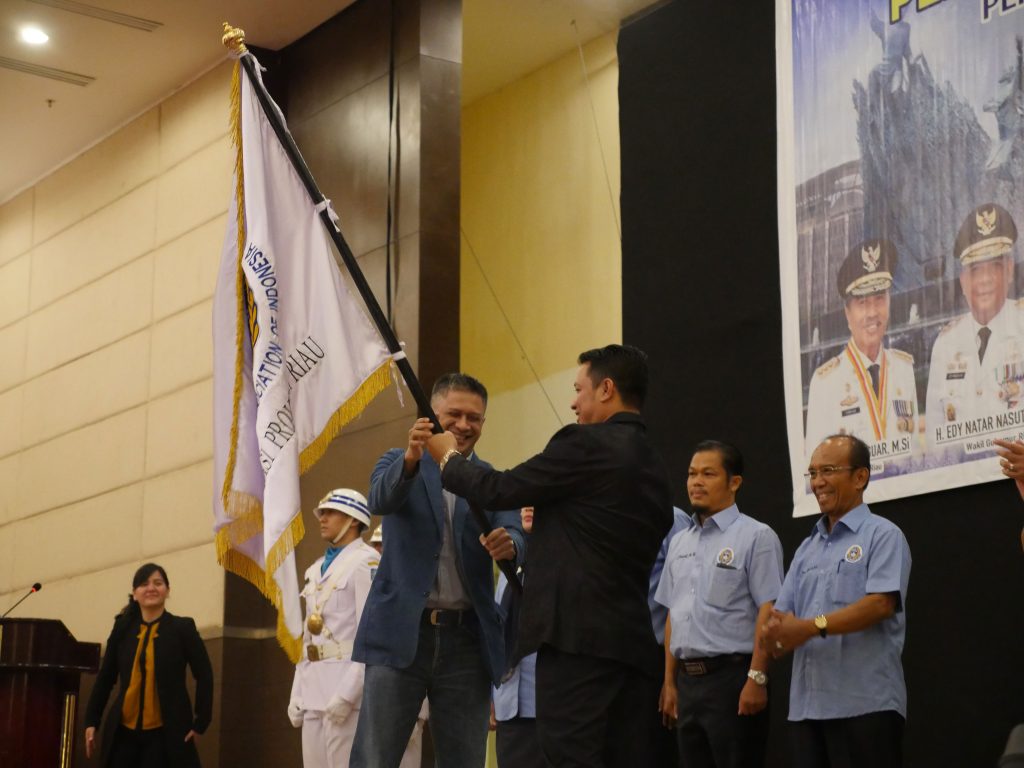 Plt Ketum PSSI Iwan Budianto Lantik Asprov PSSI Riau