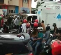 Viral Pengantar Jenazah Pukul Pengendara karena Jalannya Dihalangi