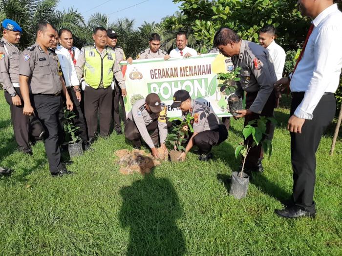 Hari Ini Beberapa Polsek Jajaran Polres Kampar Lakukan Penanaman Pohon