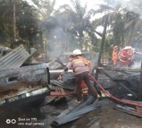 Kebakaran Gudang di Rimbo Panjang, 3 Mobil dan 2 Sepeda Motor Ikut Hangus