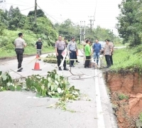 Kapolres Kampar Harap Jalan Ambles Segera Diperbaiki
