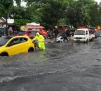 Jalan Bandung-Garut Terendam Banjir, Polisi: Gunakan Jalur Alternatif