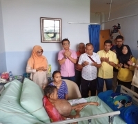 Fraksi Golkar Pekanbaru Kunjungi Bocah Asal Rohil yang Mengidap Tumor Ginjal