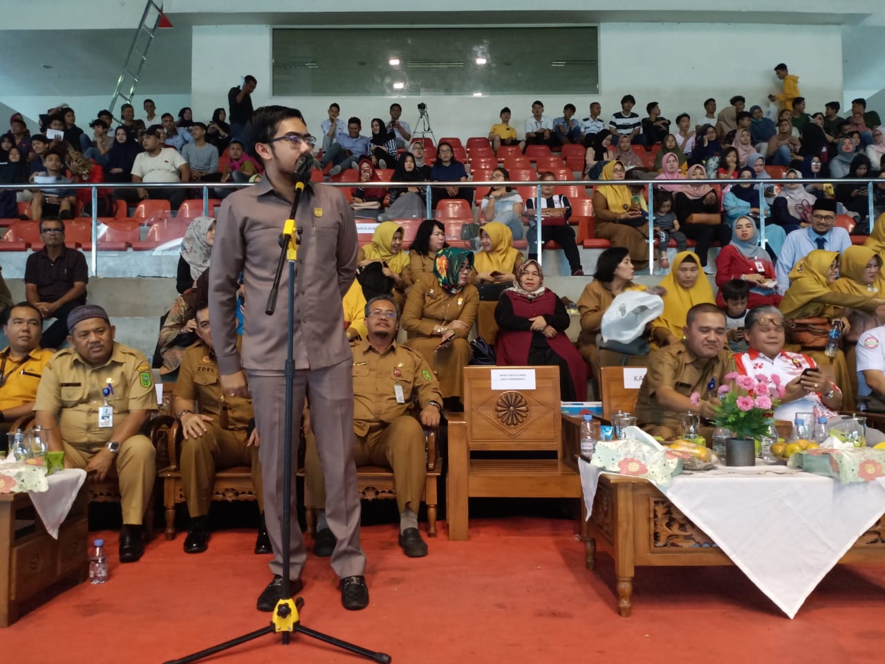 Wakil Ketua DPRD Pekanbaru buka Turnamen Futsal SMAN 5 Cup se-Sumatra