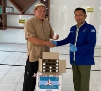 Azwendi Kembali Lakukan Penyemprotan Disinfektanisasi dan Pembagian Vitamin Kepada Masyarakat