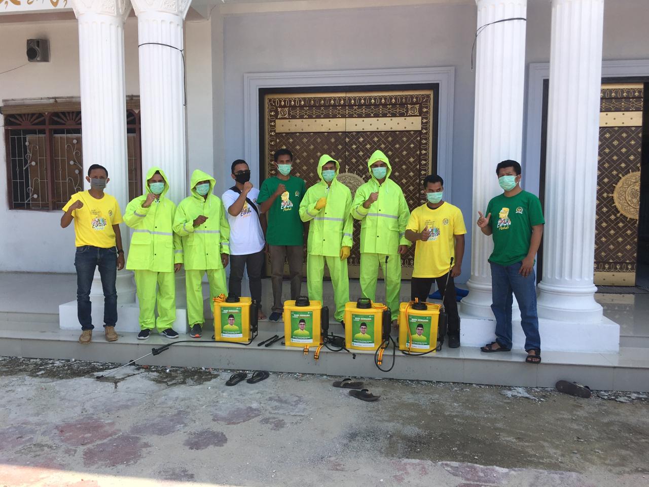 Relawan Riau Terbilang Lakukan Penyemprotan Disinfektan Cegah Covid-19