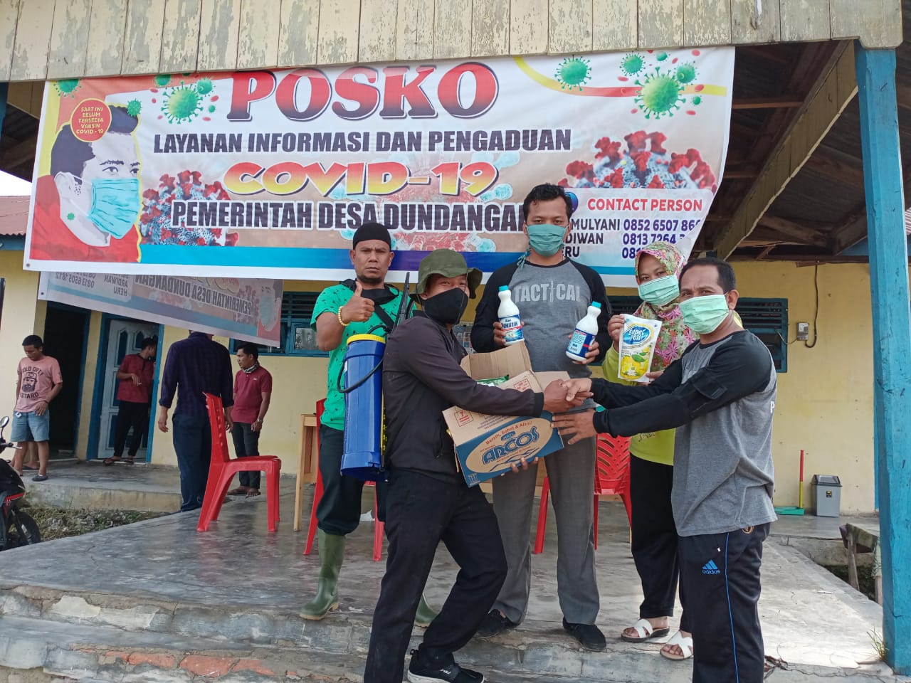 Relawan Covid-19 Desa Dundangan terima bantuan Alat Penyemprotan Disinfektan dari PT. CAS Penyerahan Bantuan Cairan dan Alat Penyemprotan dari PT. Cakra Alam Sejati kepada Relawan Covid-19 Desa Dundangan