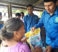Ditengah Wabah Covid-19, DPD BKPRMI Pekanbaru berbagi Sembako dan Nasi Kotak
