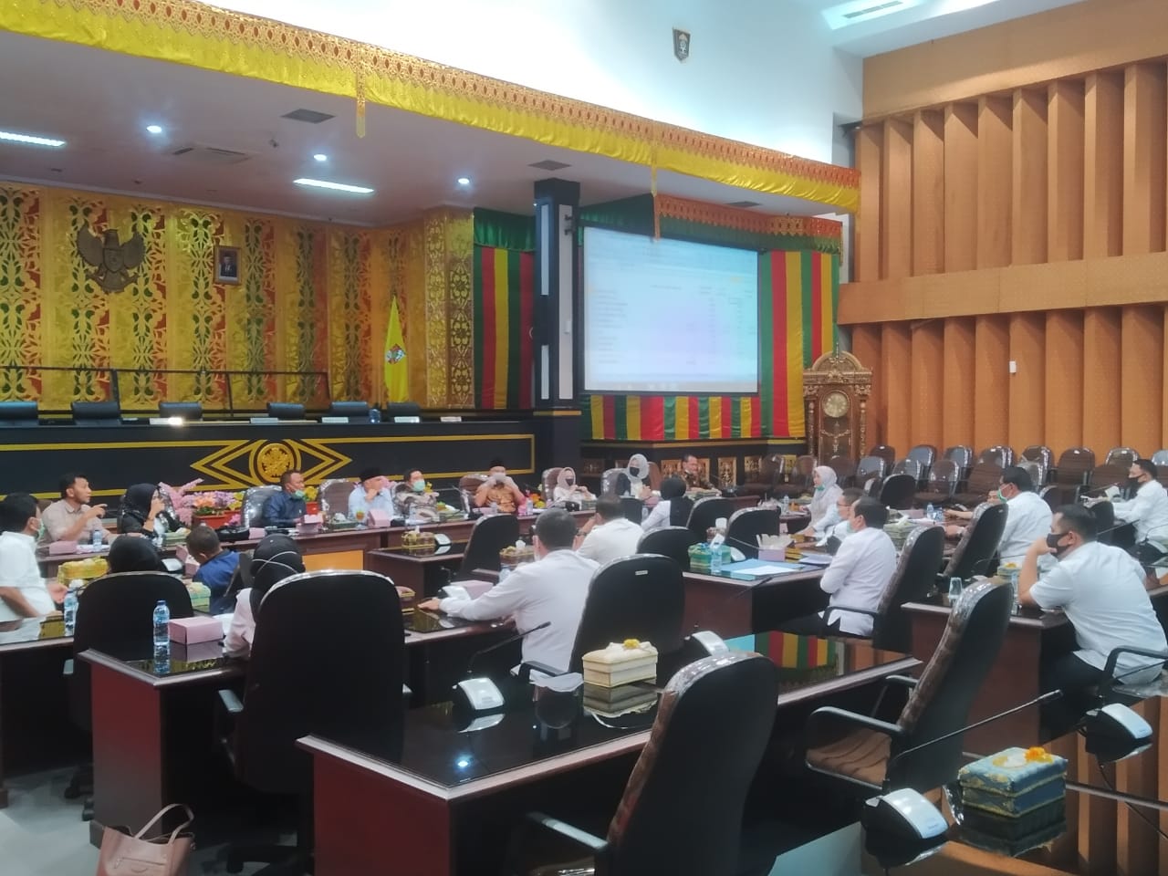 Komisi 1 Kumpulkan Camat se Kota Pekanbaru, Pastikan Bansos Penanganan Covid 19 Sampai ke Masyarakat