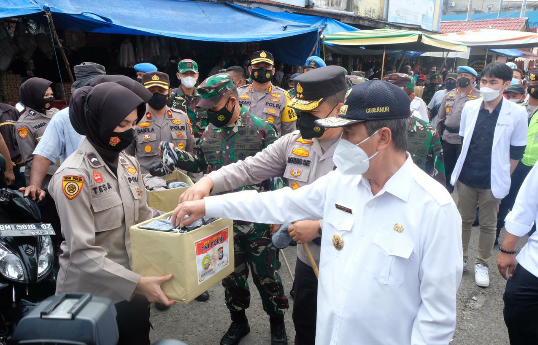 Jelang Imlek, Syamsuar: Rayakan di Rumah Saja
