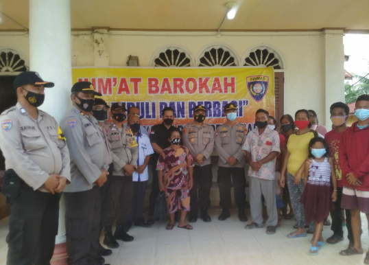 Polsek Tenayan Raya Gelar Jumat Berkah di Gereja GKPI Segar Rejosari, Jumat (12/2).