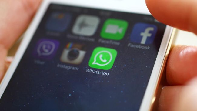 Modus Kejatahan Siber, Waspada Bila Terima Pesan Teks Ini dari WhatsApp Whatsapp. Ilustrasi. (istockphoto/ gilaxia/CNN Indonesia)