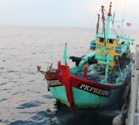 Curi Ikan di Perairan Pulau Rupat, 2 Kapal Malaysia Ditangkap Bakamla