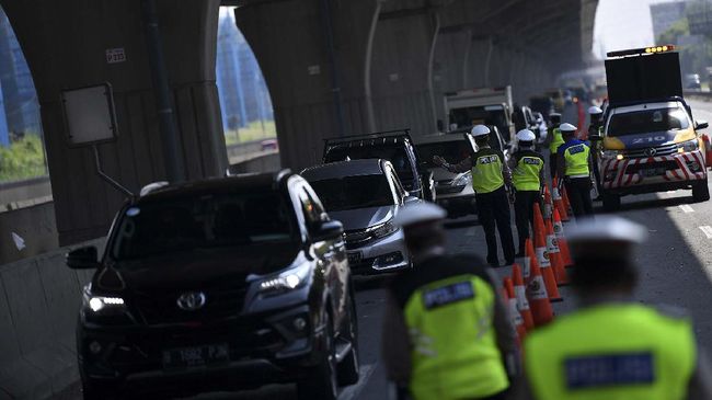 Pastikan Tak Ada Pemudik, 333 Pos Cegat Polisi Disebar di Sini Ilustrasi (Antara Foto/Sigid Kurniawan via CNN Indonesia)