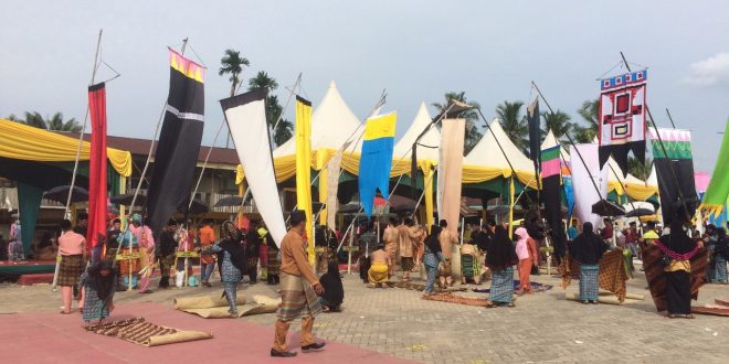 Upacara adat Togak Tonggol di Pelalawan (kebudayaan.kemdikbud.go.id)