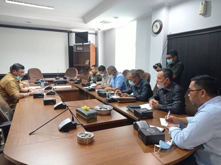 Komisi IV Hearing DLHK Bahas Tumpukan Sampah di Pekanbaru