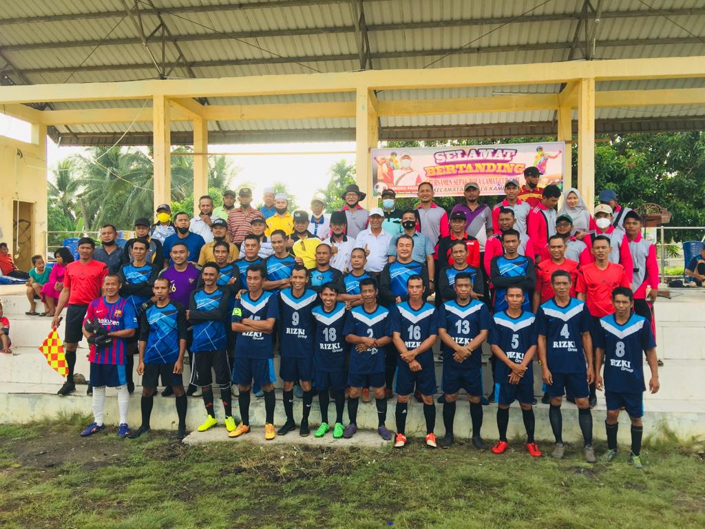 Diawali laga persahabatan, Camat CUP Tahun 2021 kecamatan Kuala Kampar resmi dibuka Foto Dok. Istimewa Muhammad Yaser