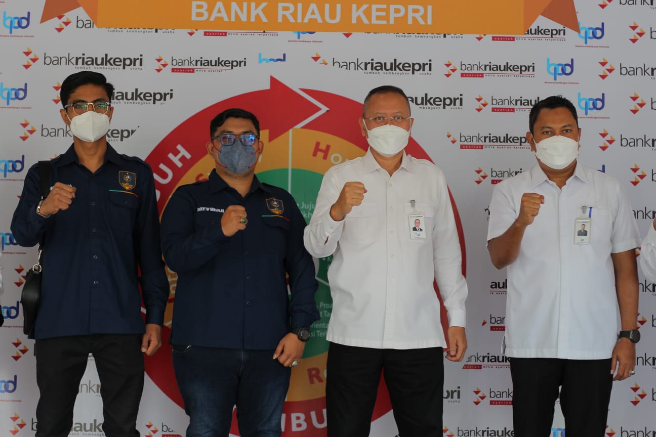 Barisan Muda Riau dan Bank Riau Kepri Gelar Vaksinasi Massal