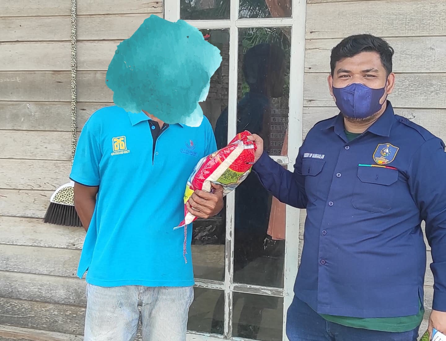 Door To Door, BMR dan Bank Riau Kepri Salurkan 100 Paket Sembako