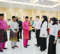 Bupati Rohil Serahkan SK Pengangkatan CPNS Formasi Tahun 2021