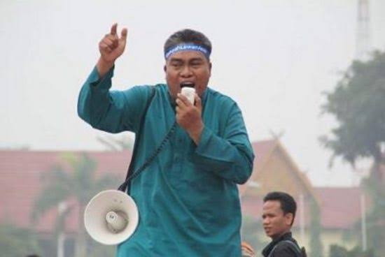 Tersebab Penyalai Menunggoemoe Di Tanah Luka