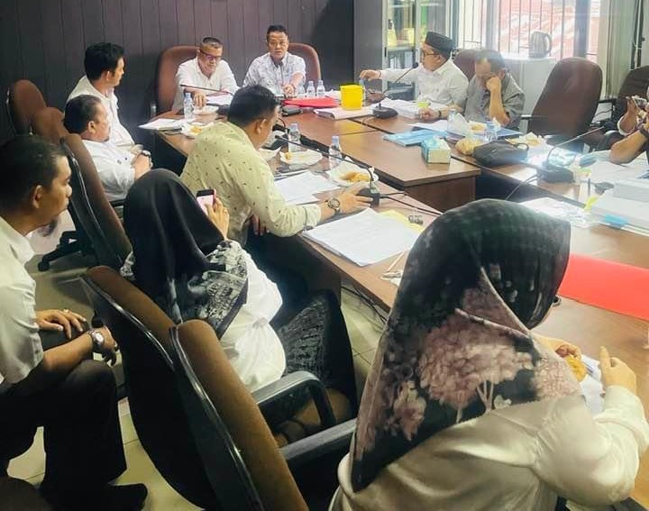 Komisi I Rapat dengan Kesbangpol Pekanbaru Bahas Rencana Kenaikan Bankeu Parpol