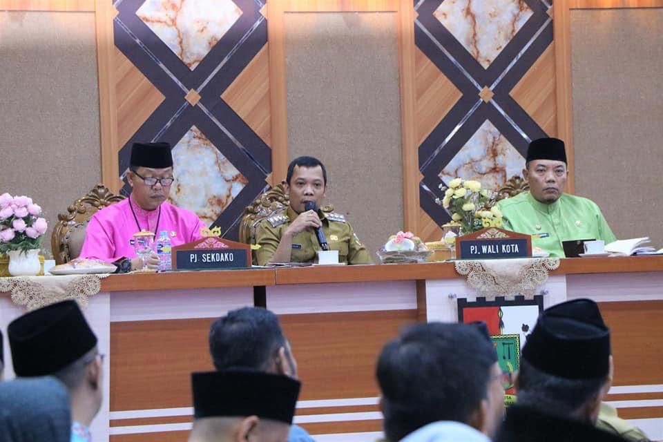 Pj. Wali Kota Pekanbaru Muflihun, S.STP., M.AP Menghadiri Sekaligus Memimpin Rapat Koordinasi Percepatan Capaian Pelaksanaan Tugas. - Pekanbaru