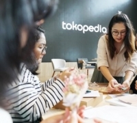 Harumnya Cuan Bisnis Rangkai Bunga 'Lunnete Flower and Gift'
