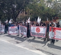 Serikat Buruh dan Pekerja Logam Elektronik Mesin Perisai Pancasila Riau Demo Kantor Gubernur Dan Kejati Riau