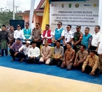 Bupati Pelalawan Hadiri Peresmian Listrik Dusun Lintasan di Desa Segati
