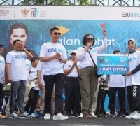 Dihadiri Ribuan Peserta, Bupati Rohil Lepas Jalan Sehat Bersama BUMN