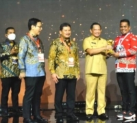 Berhasil dalam Implementasi JKN, Pemkab Pelalawan Terima Penghargaan UHC