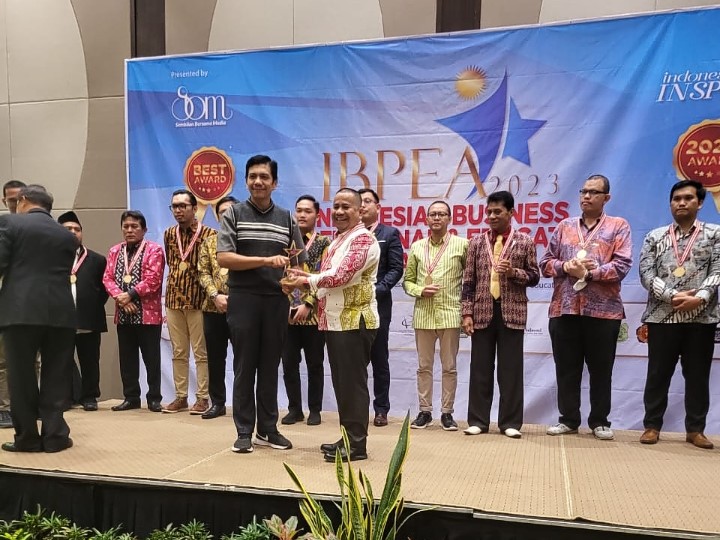 Perumda Tuah Sekata Raih Tiga Penghargaan BUMD Award 2023, Dirut T. Efrisyah Putra Sebut Itu Bagian Dari Proses Akselerasi dan Inovasi Foto Dok Istimewa