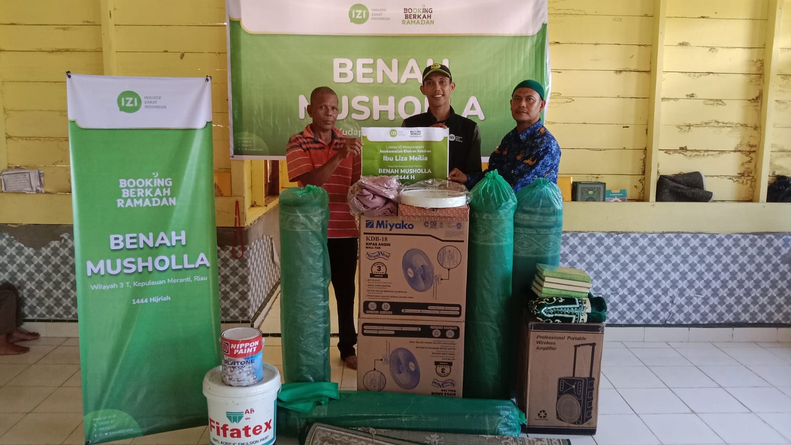 Sambut Ramadhan, Relawan IZI Riau Serahkan Bantuan Program Benah Mushola Ditiga Mesjid Kepulauan Meranti